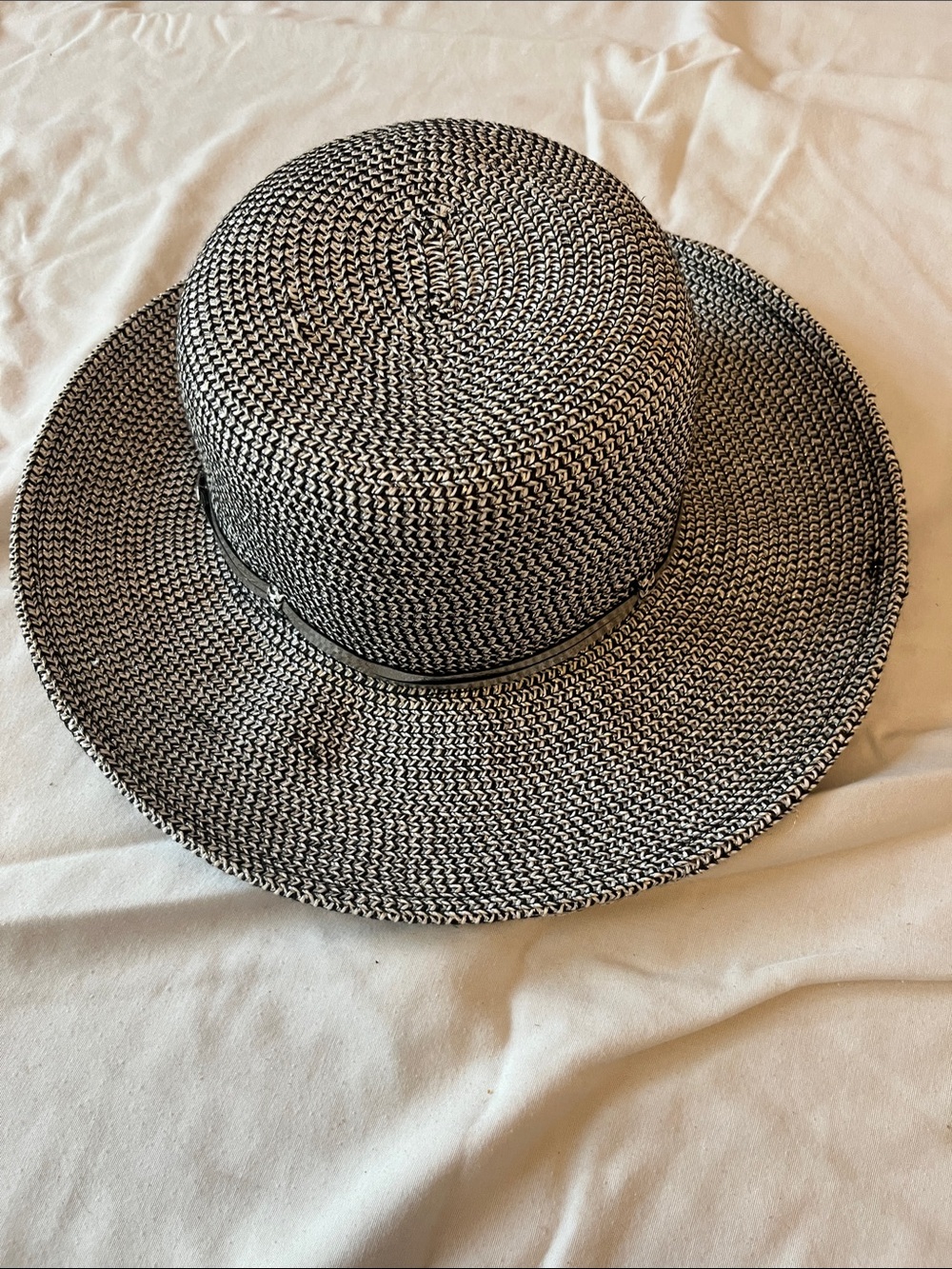 Woven Wide-Brim Sun Hat - Black and White